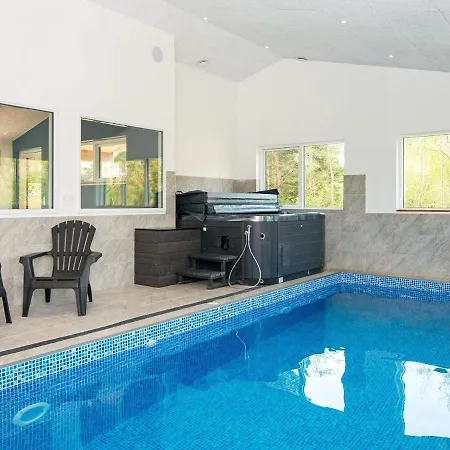 Luxury Retreat With Pool بيت للعطل Oksbøl
